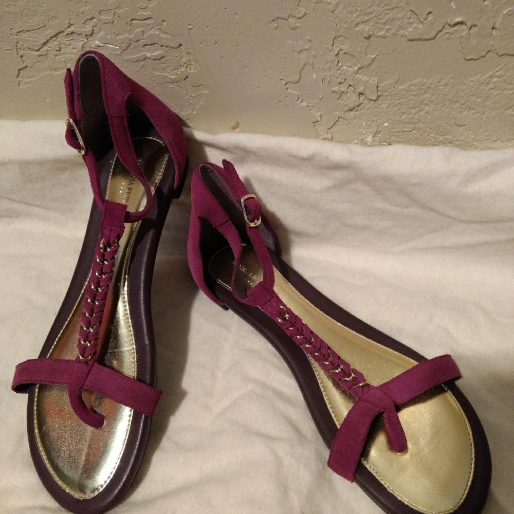 5/$25 Banana republic lightly worn sandles
